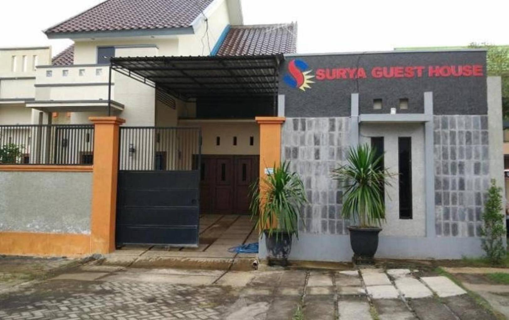 Surya Guest House Probolinggo Eksteriør bilde